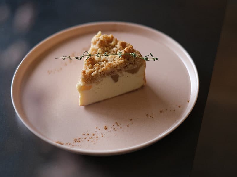 りんごと米粉のクランブルチーズケーキ